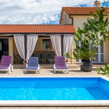Casa Nada By Guide Loborika